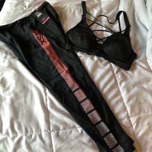 NWT Victoria’s Secret Knockout Medium Rise Capri